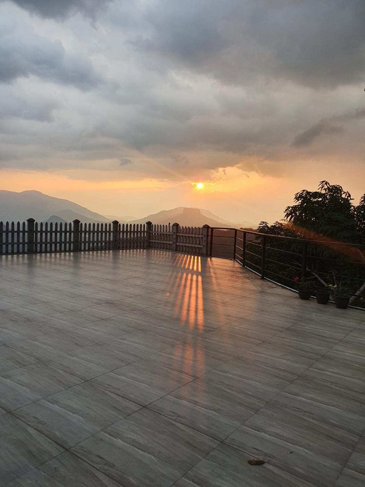 Serenity Valley Ambuluwawa Resort Канди Екстериор снимка